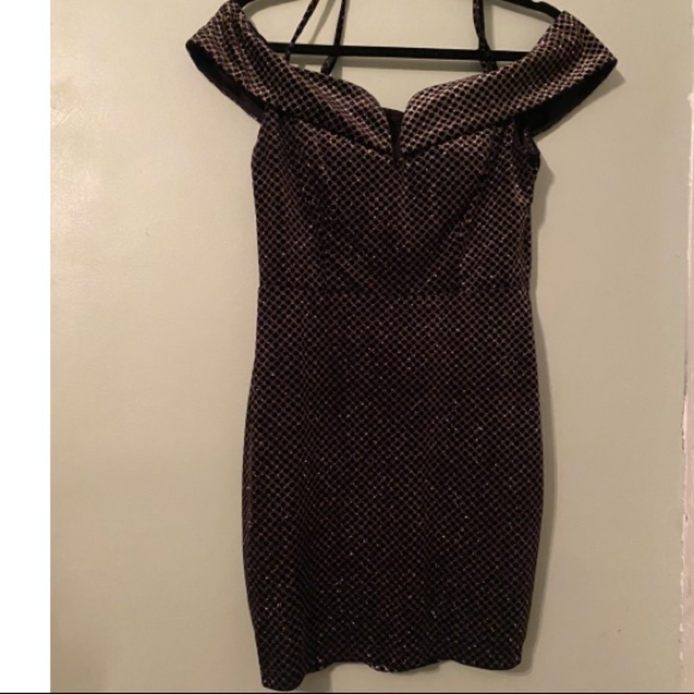 Black with sliver sparkle line dress. Picture doesn’t do it justice.